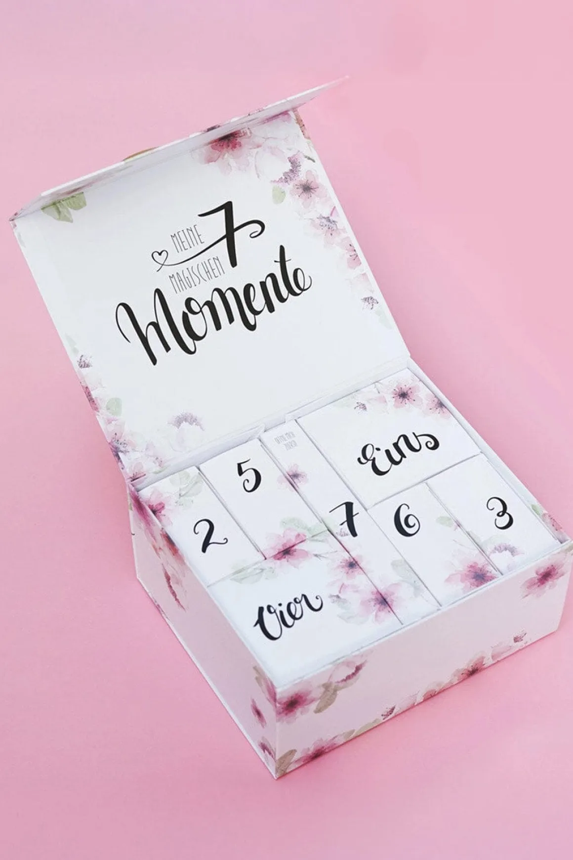 Hochzeits-Countdown-Kalender™ mit Silber-Armband und Strumpfband
